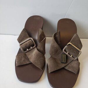 Boemos mules featuring comfortable footbeds and natural materials. Size 38